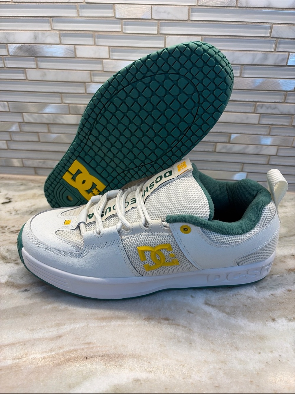 DC Shoes Lynx OG White, Yellow, Green Men’s Size 11.5. Skate Shoes
